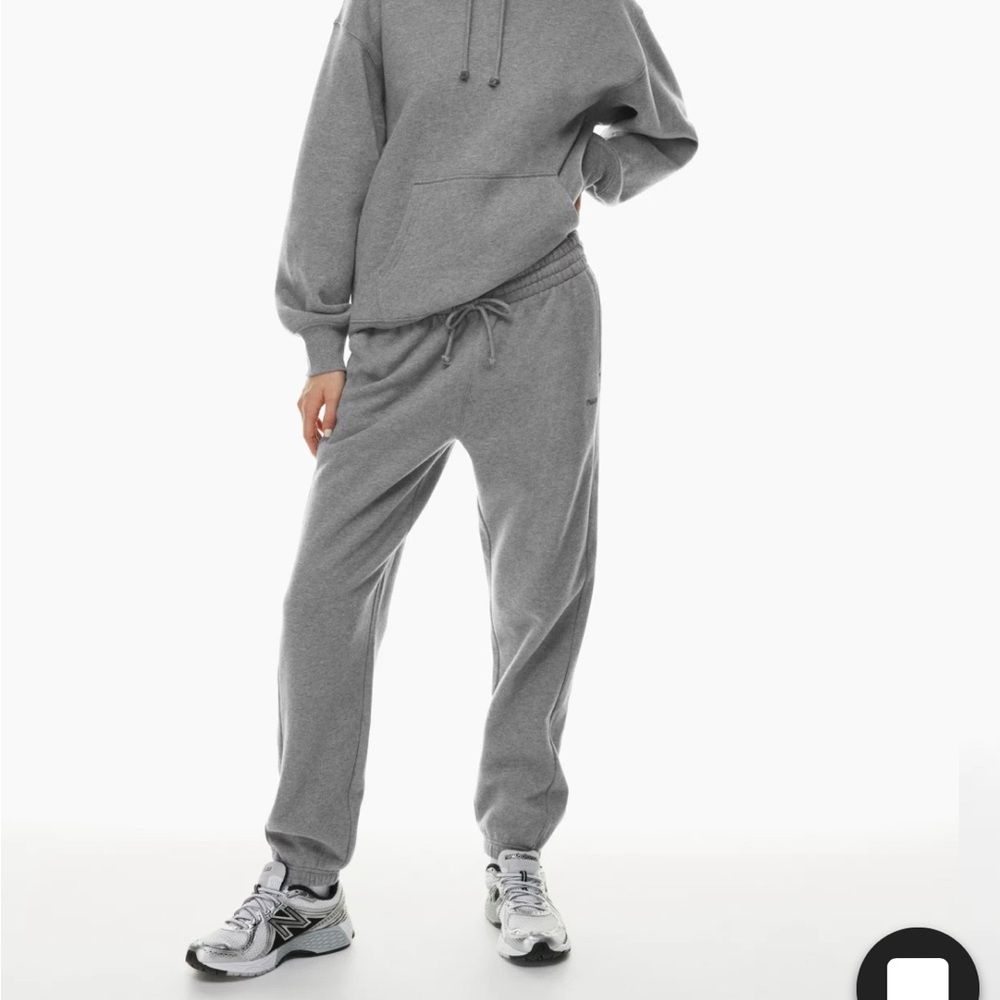 Aritzia boyfriend sweatpants